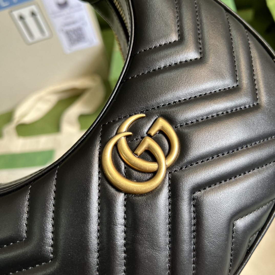 L0vis Vvtt0n Marmont Half Moon Bag Black