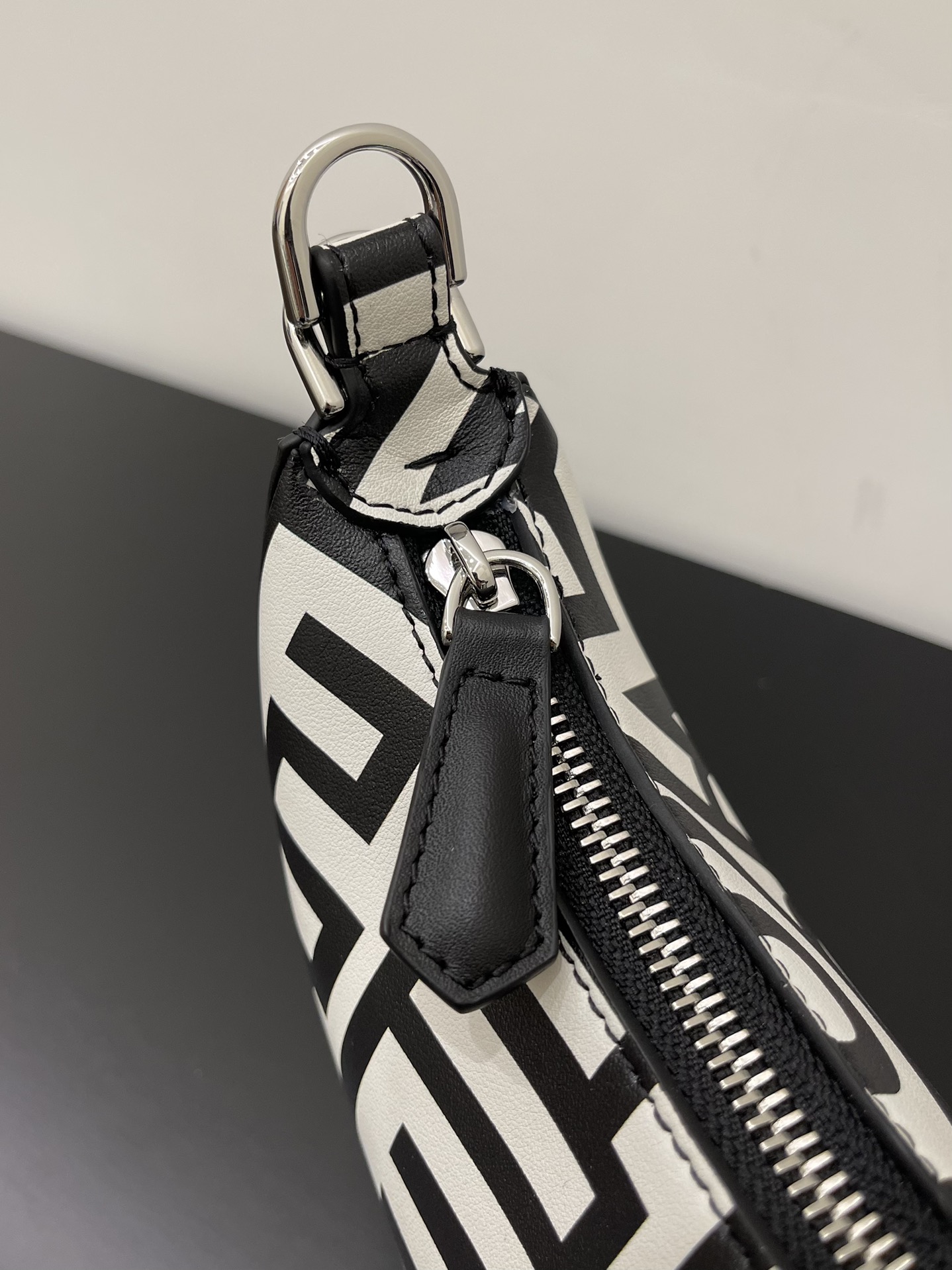 F**di Praphy Bag