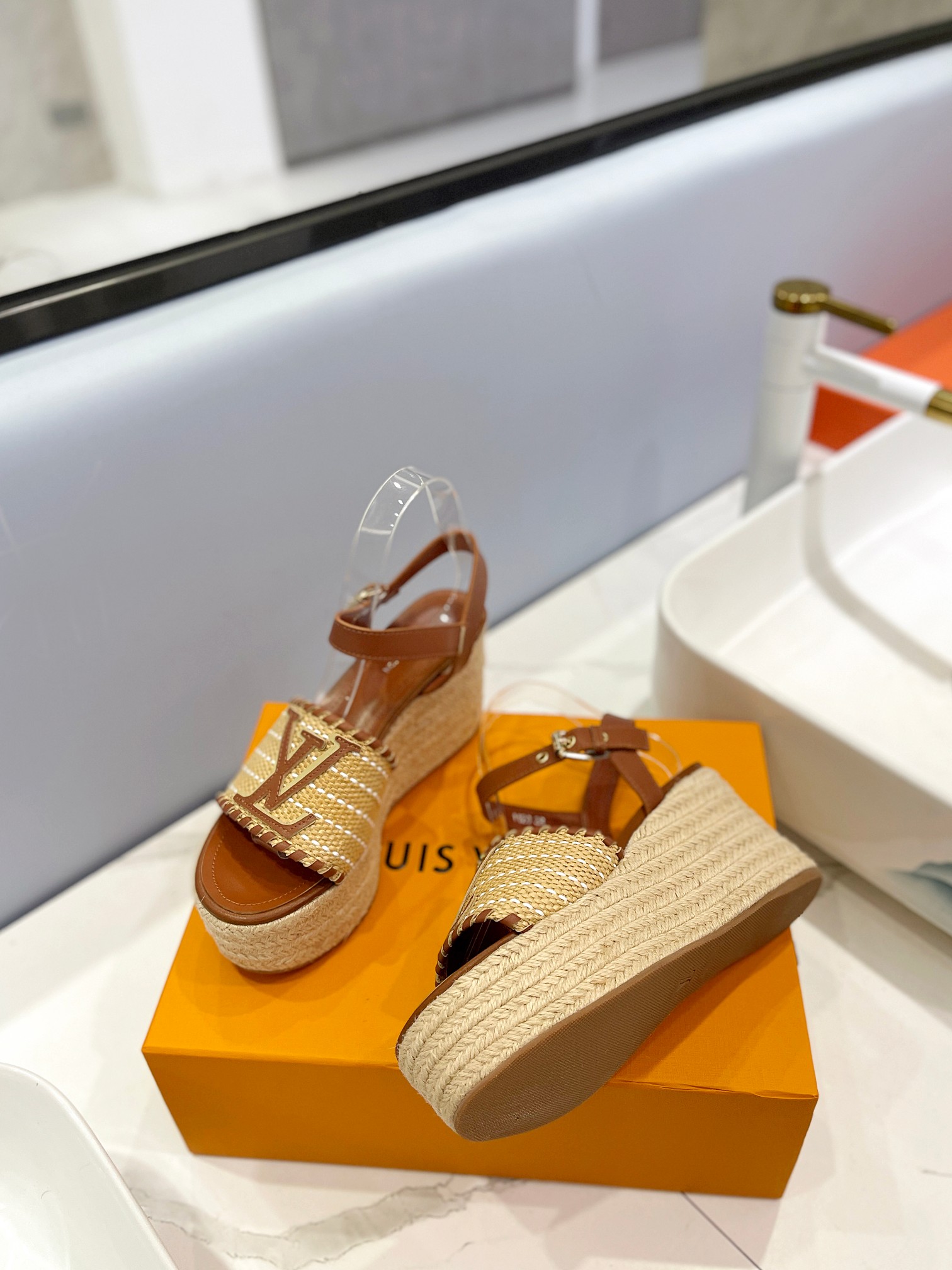 Bagsaaa L0vis Vvtt0n Wedge Sandal LV Logo Brown
