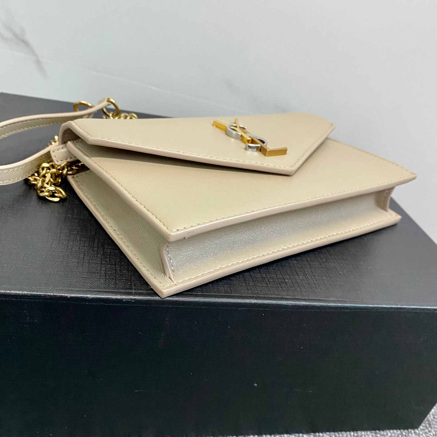Bagsaaa Y51 Cassandra Shoulder Cream Bag - 19x12.5x3.5cm