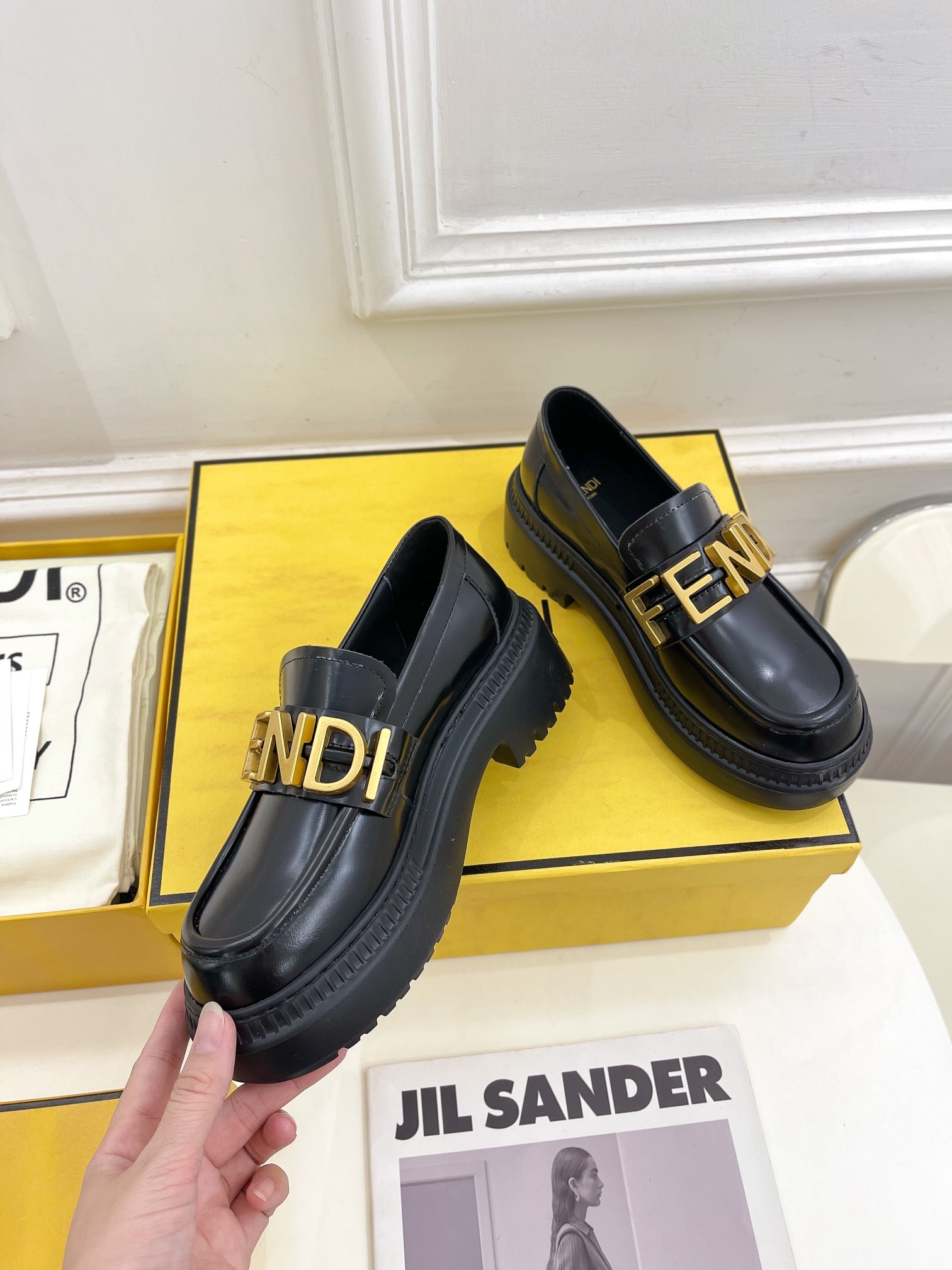 Bagsaaa F**di Black Loafers