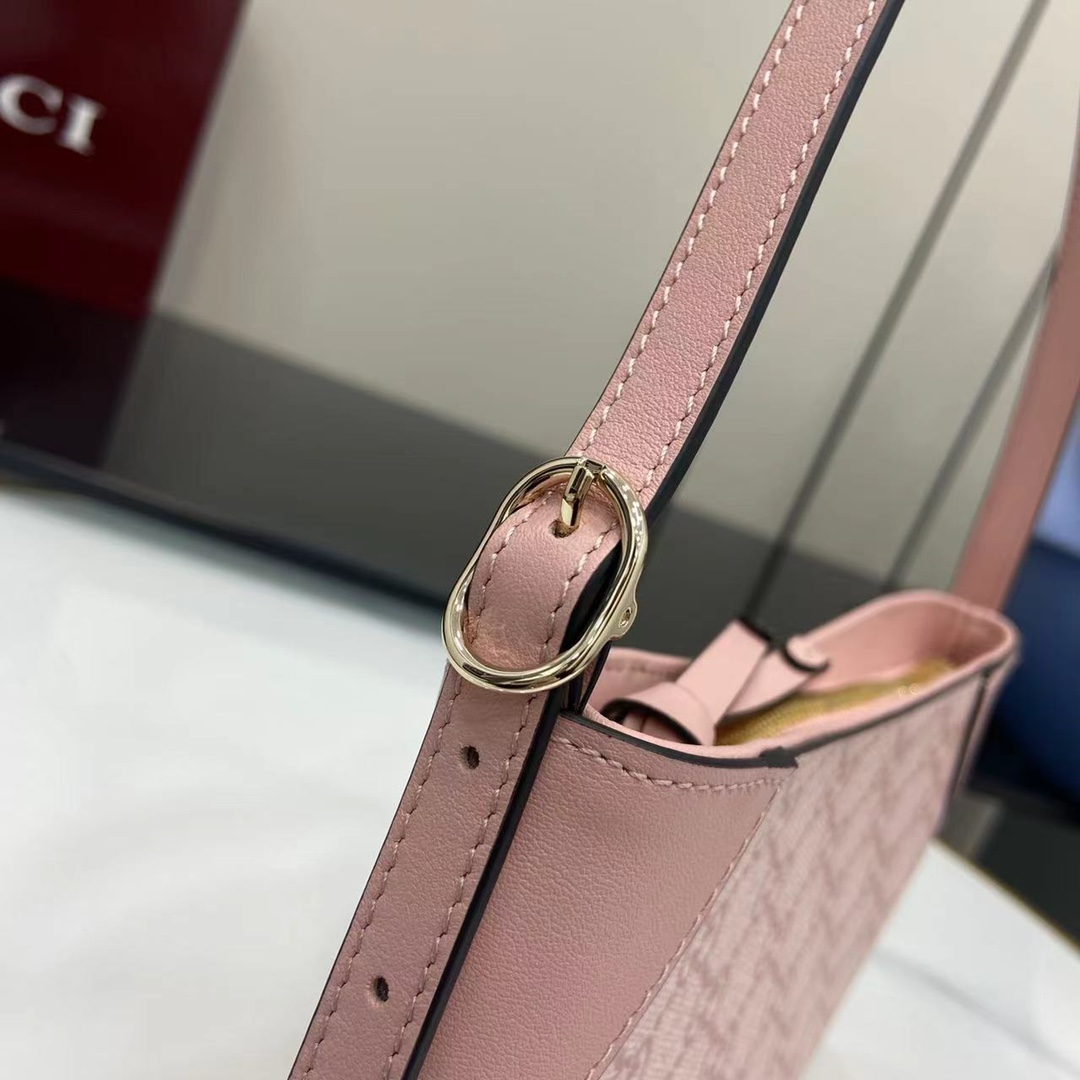 Bagsaaa Gvc*1 GG Emblem S*per mini shoulder bag 820696 pink - 23 x 13 x 2cm